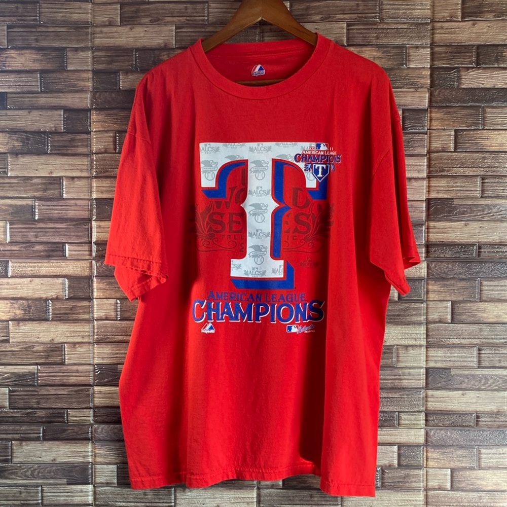 Mens EUC 2011 Texas Rangers Majestic MLB Red T shirt